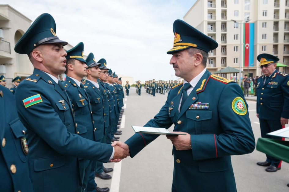 DSX-nin hərbi hissəsində yeni inşa olunmuş yaşayış binaları xidməti istifadəyə verilib -<font color=red> - FOTOLAR</font>