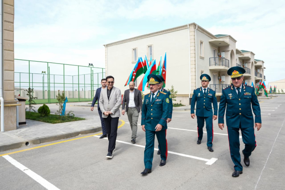 DSX-nin hərbi hissəsində yeni inşa olunmuş yaşayış binaları xidməti istifadəyə verilib -<font color=red> - FOTOLAR</font>