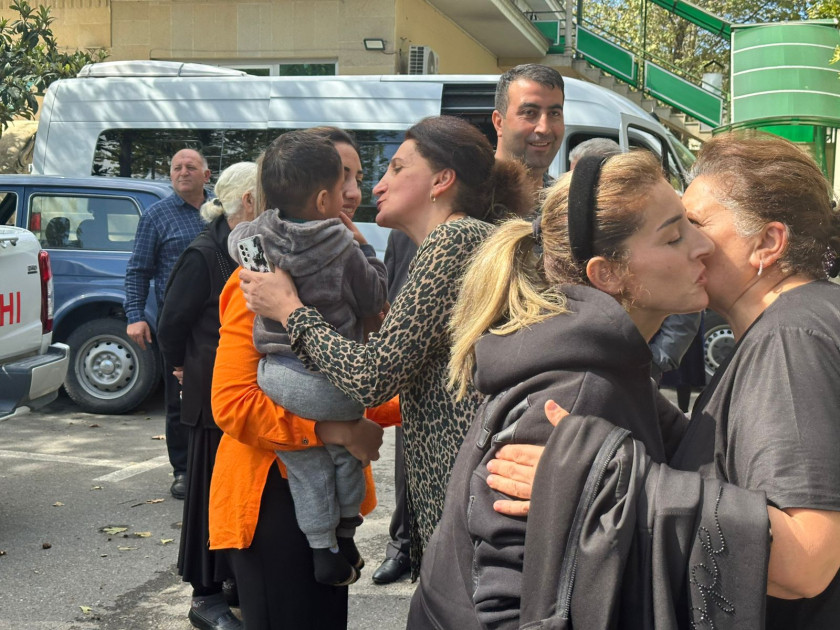 Böyük Qayıdış: Kəlbəcərə daha 29 ailə yola salınıb<font color=red> - FOTOLAR</font>