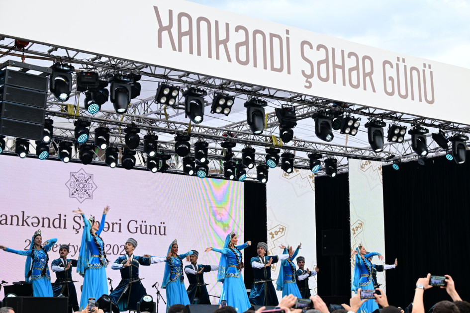 Xankəndidə ilk Şəhər Günü münasibətilə möhtəşəm konsert və atəşfəşanlıq olub<font color=red> - FOTOLAR</font>