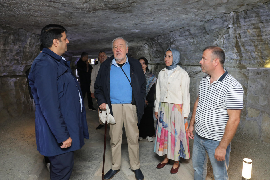 İlbər Ortaylı: Kaş ki daha çox vaxtım olardı və Naxçıvandakı bütün tarixi arxiv materiallarını tədqiq edə bilərdim<font color=red> - FOTOLAR</font>