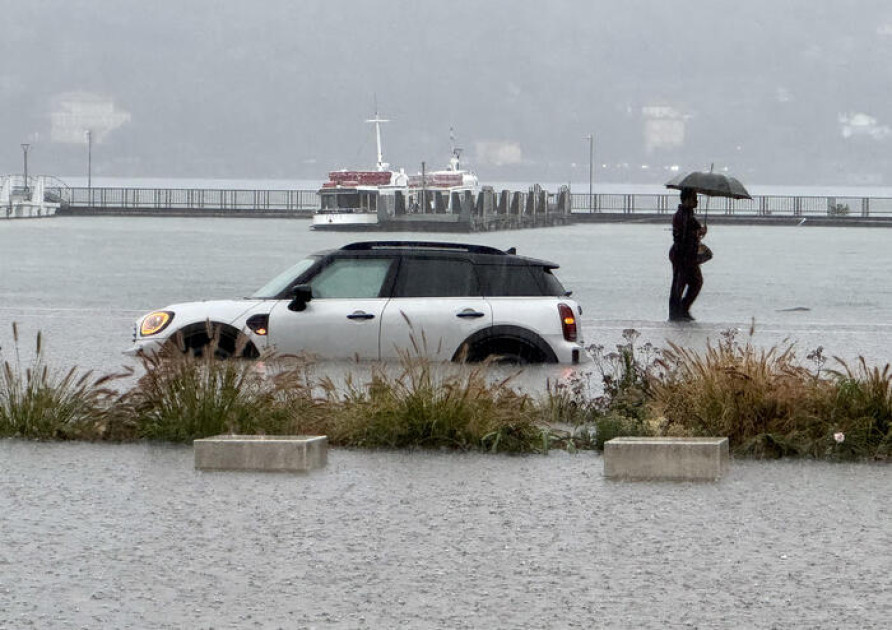 İtaliyada əlverişsiz hava şəraiti fəsadlara səbəb olub<font color=red> - FOTOLAR</font>