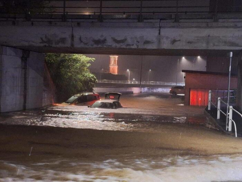 İtaliyada əlverişsiz hava şəraiti fəsadlara səbəb olub<font color=red> - FOTOLAR</font>