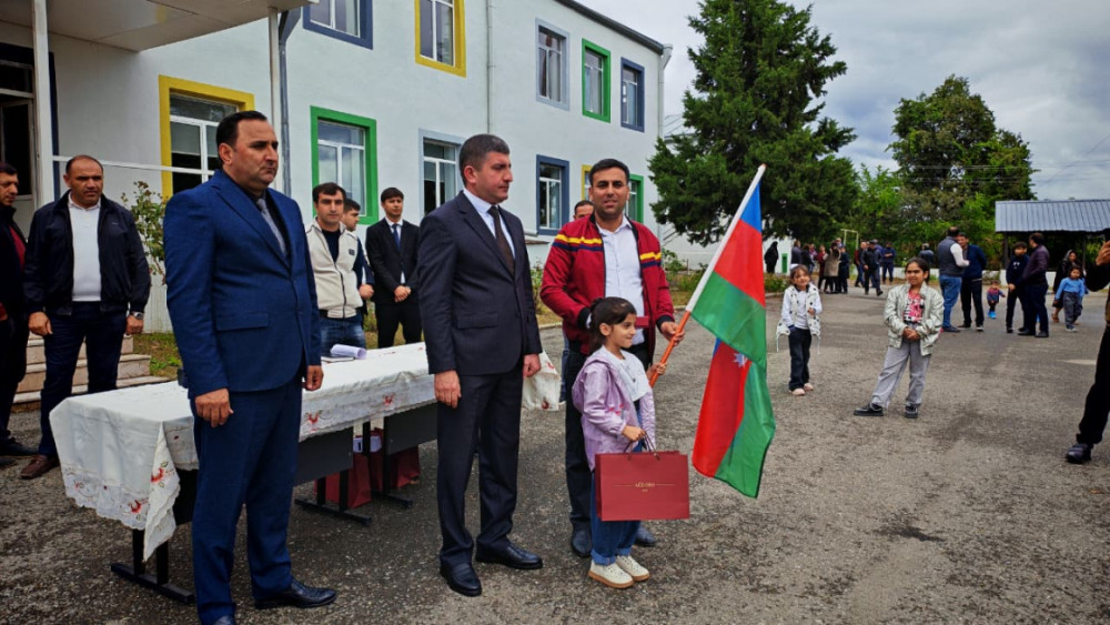 Ağdərənin Həsənriz kəndinə köçən daha 29 ailəyə evlərin açarları təqdim edilib<font color=red> - FOTOLAR</font>