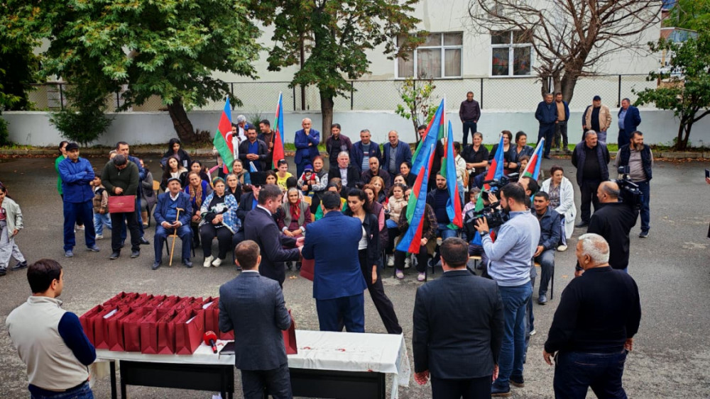 Ağdərənin Həsənriz kəndinə köçən daha 29 ailəyə evlərin açarları təqdim edilib<font color=red> - FOTOLAR</font>