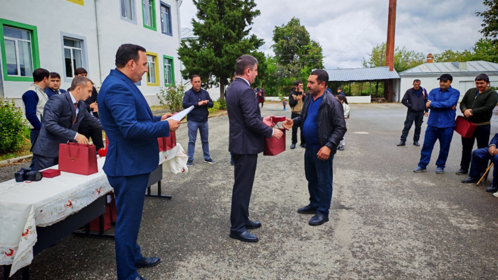 Ağdərənin Həsənriz kəndinə köçən daha 29 ailəyə evlərin açarları təqdim edilib<font color=red> - FOTOLAR</font>
