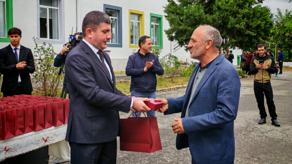 Ağdərənin Həsənriz kəndinə köçən daha 29 ailəyə evlərin açarları təqdim edilib<font color=red> - FOTOLAR</font>