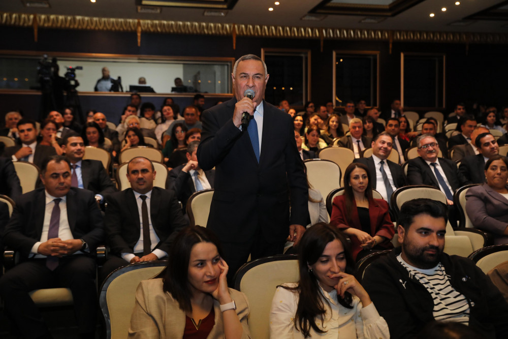 Professor İlbər Ortaylı Naxçıvanda Heydər Əliyev Sarayında yerli ictimaiyyətlə görüşüb<font color=red> - FOTOLAR</font>