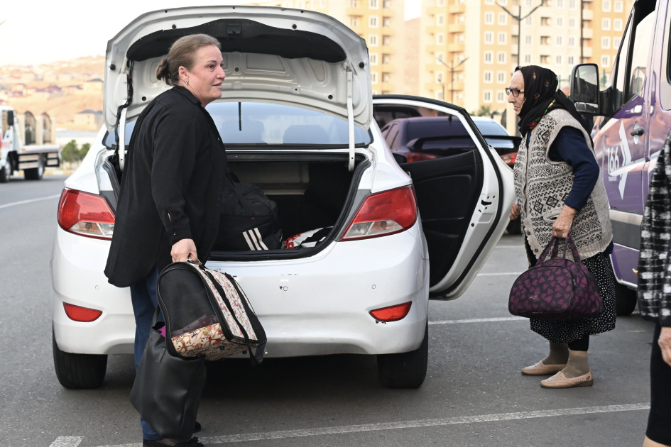 Laçın şəhərinə növbəti köç karvanı yola salınıb<font color=red> - FOTOLAR</font>