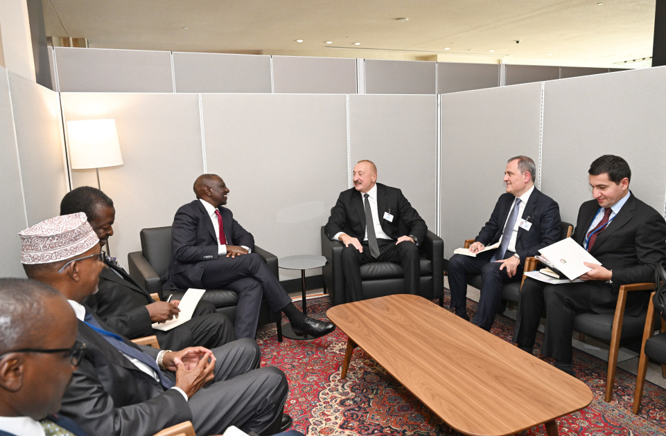 Azərbaycan Prezidenti İlham Əliyev BMT-nin Nyu-Yorkdakı mənzil-qərargahında Keniya Prezidenti ilə görüşüb<font color=red> - FOTOLAR</font>