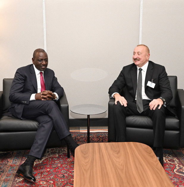 Azərbaycan Prezidenti İlham Əliyev BMT-nin Nyu-Yorkdakı mənzil-qərargahında Keniya Prezidenti ilə görüşüb<font color=red> - FOTOLAR</font>
