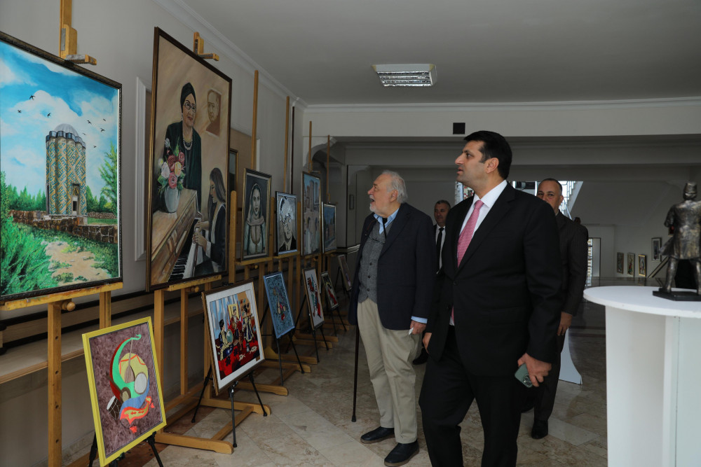 Professor İlber Ortaylı Naxçıvan Dövlət Universitetində olub<font color=red> - FOTOLAR</font>