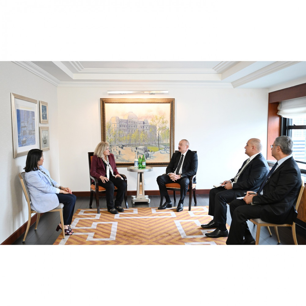 Azərbaycan Prezidenti İlham Əliyev Nyu-Yorkda “Franklin Templeton” şirkətinin baş icraçı direktoru və prezidenti ilə görüşüb<font color=red> - FOTOLAR</font>