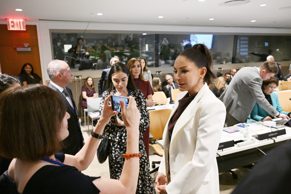 Birinci xanım Mehriban Əliyeva BMT Baş Assambleyası çərçivəsində xüsusi sessiyada iştirak edib<font color=red> - FOTOLAR</font>