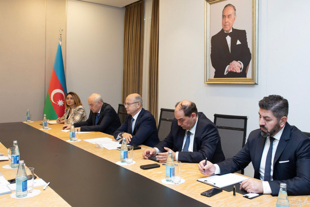 Azərbaycan Çin ilə günəş və külək enerjisi layihələrinin inkişafını müzakirə edib<font color=red> - FOTOLAR</font>