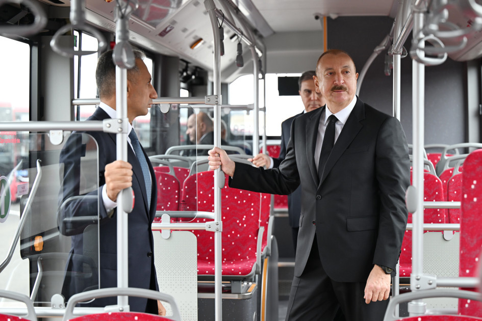 Prezident İlham Əliyev “BakuBus” MMC-nin Gəncə Avtoparkının açılışında iştirak edib<font color=red> - FOTOLAR</font>