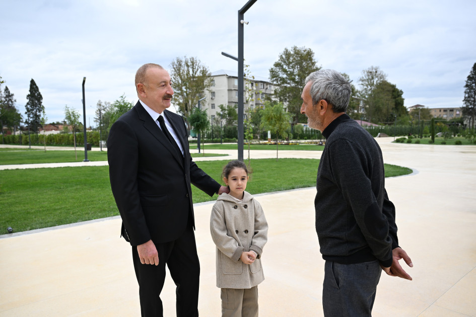 Prezident İlham Əliyev Gəncə Memorial Kompleksinin açılışında iştirak edib<font color=red> - FOTOLAR</font>