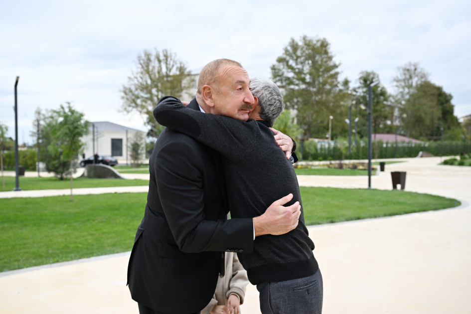 Prezident İlham Əliyev Gəncə Memorial Kompleksinin açılışında iştirak edib<font color=red> - FOTOLAR</font>