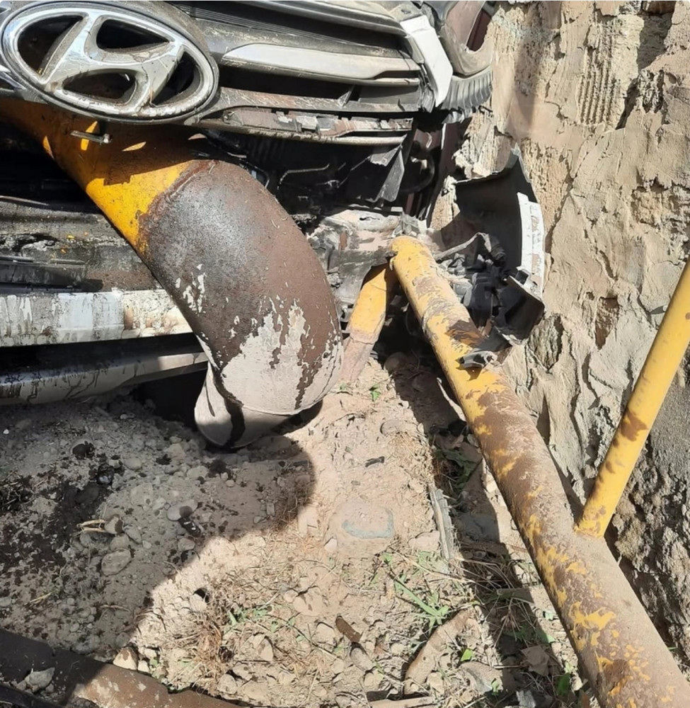 Şərurda avtomobil qaz xəttinə çırpılıb<font color=red> - FOTOLAR</font>