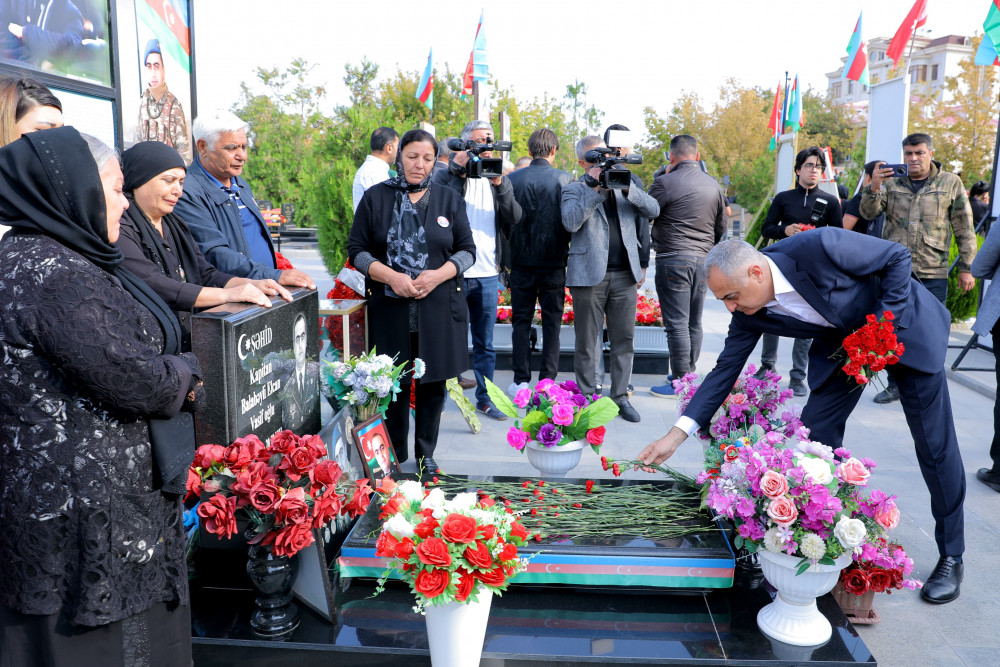 Naxçıvanda şəhidlərin xatirəsi anılıb<font color=red> - FOTOLAR</font>