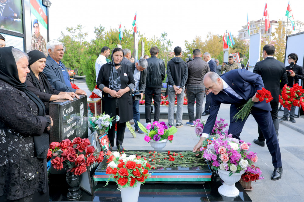 Naxçıvanda şəhidlərin xatirəsi anılıb<font color=red> - FOTOLAR</font>