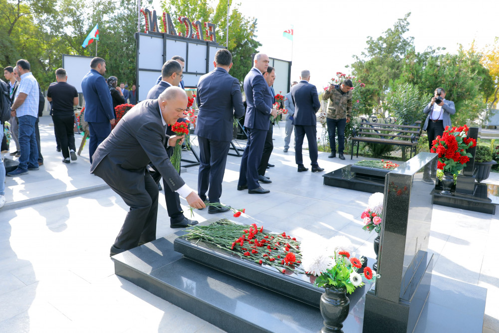 Naxçıvanda şəhidlərin xatirəsi anılıb<font color=red> - FOTOLAR</font>