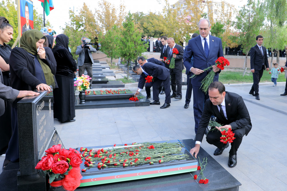 Naxçıvanda şəhidlərin xatirəsi anılıb<font color=red> - FOTOLAR</font>