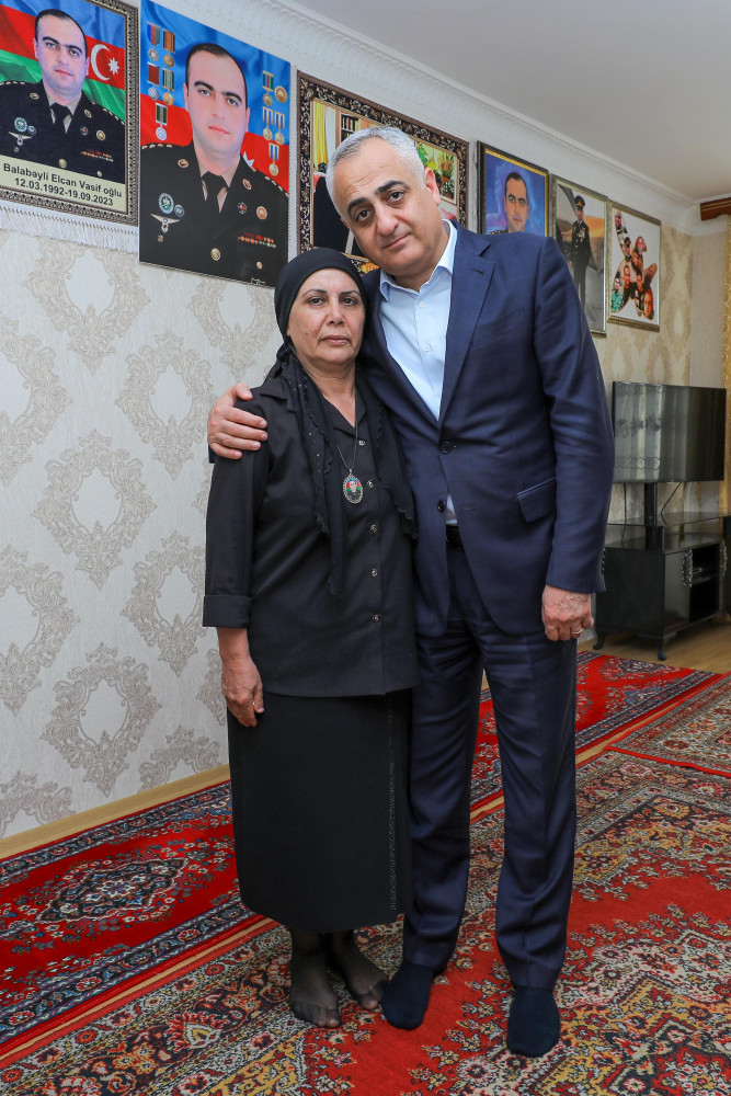 Səlahiyyətli nümayəndə şəhid ailələrini ziyarət edib<font color=red> - FOTOLAR</font>