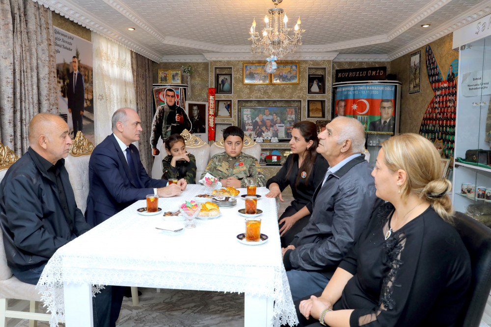 Ali Məclis sədrinin birinci müavini Bəxtiyar Məmmədov  şəhid ailələrini ziyarət edib<font color=red> - FOTOLAR</font>