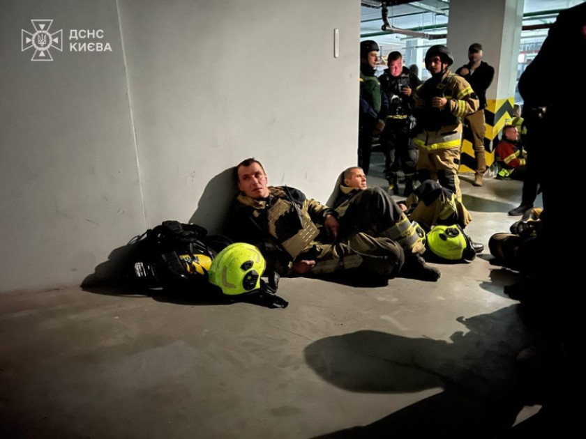 Kiyevə kütləvi hava hücumu olub, ölənlər və xəsarət alanlar var<font color=red> - FOTOLAR</font>