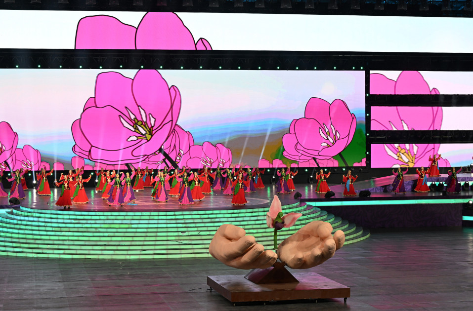 Gəncədə III MDB Oyunlarının təntənəli açılış mərasimi keçirilib Prezident İlham Əliyev və birinci xanım Mehriban Əliyeva tədbiri izləyiblər<font color=red> - FOTOLAR</font>