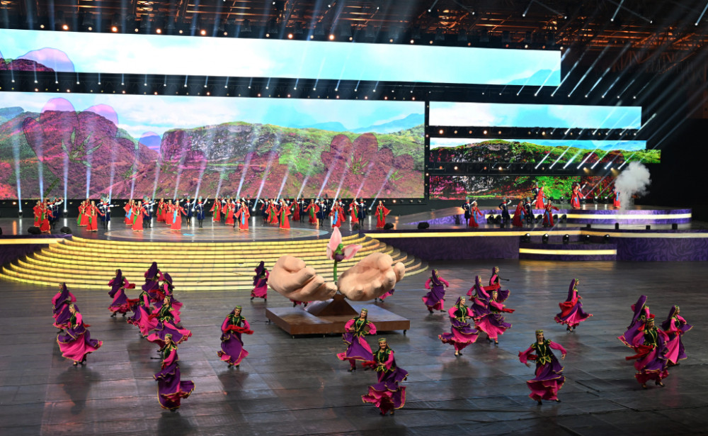 Gəncədə III MDB Oyunlarının təntənəli açılış mərasimi keçirilib Prezident İlham Əliyev və birinci xanım Mehriban Əliyeva tədbiri izləyiblər<font color=red> - FOTOLAR</font>