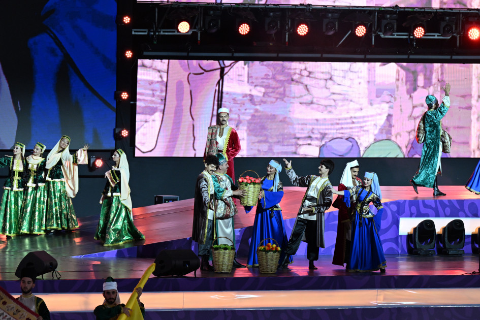 Gəncədə III MDB Oyunlarının təntənəli açılış mərasimi keçirilib Prezident İlham Əliyev və birinci xanım Mehriban Əliyeva tədbiri izləyiblər<font color=red> - FOTOLAR</font>