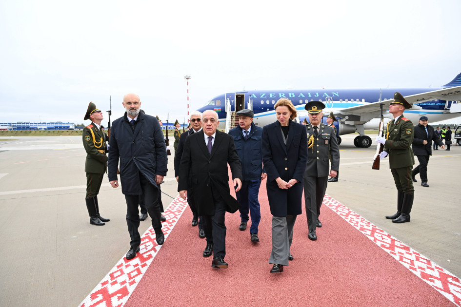 Baş nazir Əli Əsədov Minskə səfər edib<font color=red> - FOTOLAR</font>