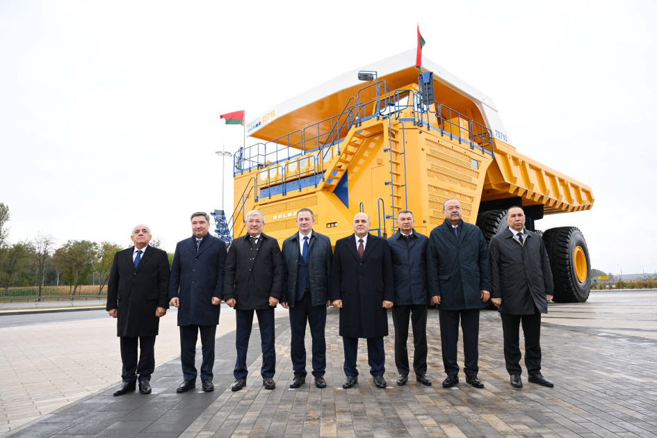 Əli Əsədov: Azərbaycan rəqəmsal texnologiyaları fəal şəkildə tətbiq edir və sənayenin transformasiyasını həyata keçirir<font color=red> - FOTOLAR</font>