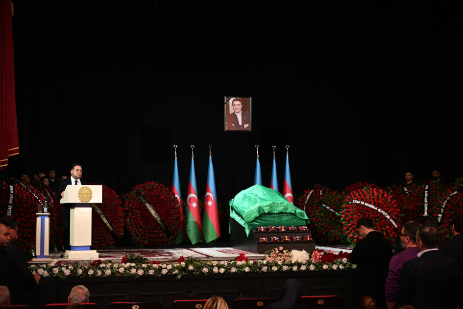 Əməkdar artist Cabir İmanovla dəfn mərasimi keçirilib<font color='red'> - YENİLƏNİB</font><font color=red> - FOTOLAR</font>