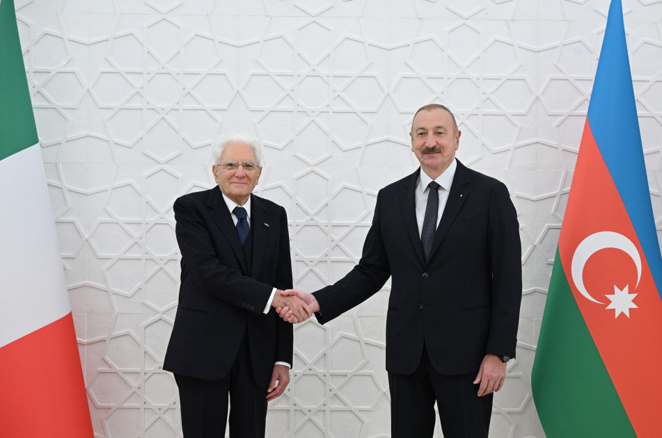 İtaliya Prezidenti Sercio Mattarellanın Bakıda rəsmi qarşılanma mərasimi olub<font color=red> - FOTOLAR</font>