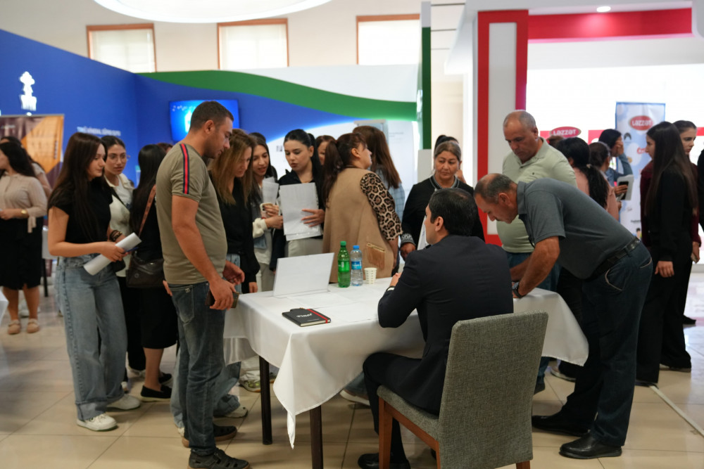 Naxçıvanda növbəti əmək yarmarkası keçirilir<font color=red> - FOTOLAR</font>