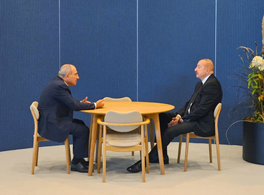 Azərbaycan Prezidenti İlham Əliyevin Kopenhagendə Ermənistanın Baş naziri Nikol Paşinyan ilə görüşü olub <font color='red'> - YENİLƏNİB</font><font color=red> - FOTOLAR</font>