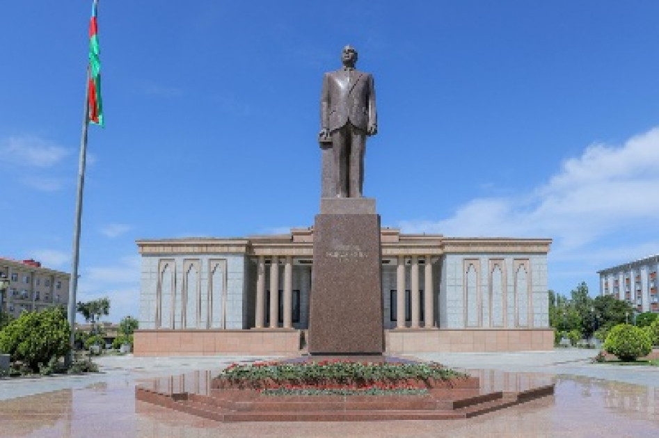 Naxçıvanda Beynəlxalq Müəllimlər Günü qeyd olunub<font color=red> - FOTOLAR</font>