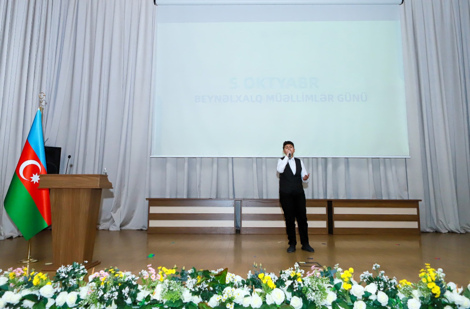 Naxçıvanda Beynəlxalq Müəllimlər Günü qeyd olunub<font color=red> - FOTOLAR</font>