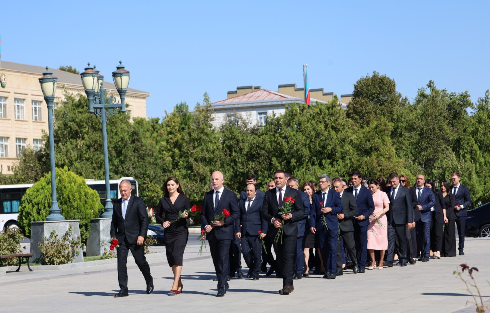 Naxçıvanda Beynəlxalq Müəllimlər Günü qeyd olunub<font color=red> - FOTOLAR</font>