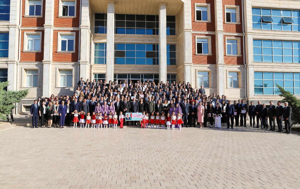 Naxçıvanda Beynəlxalq Müəllimlər Günü qeyd olunub<font color=red> - FOTOLAR</font>
