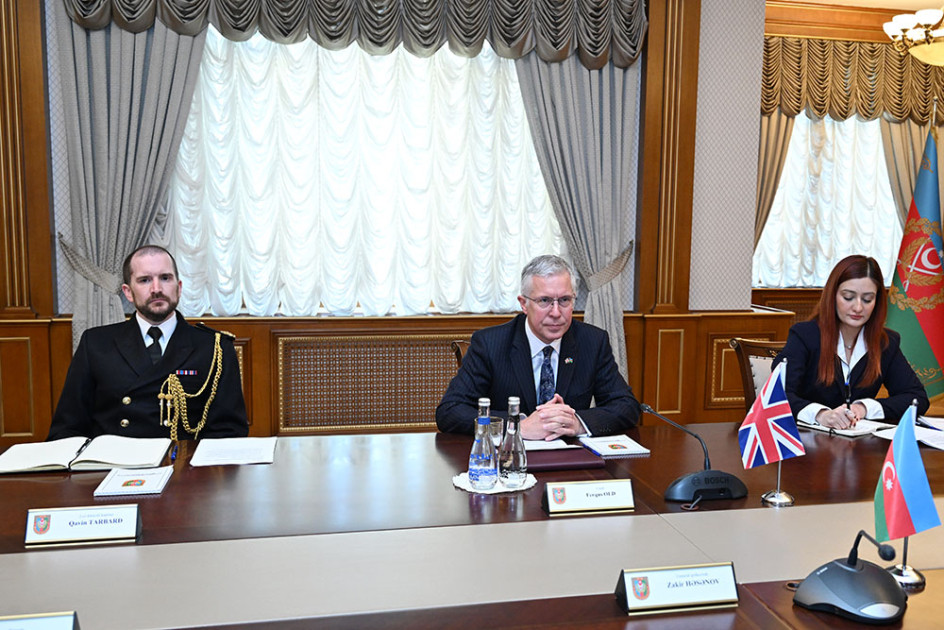 Azərbaycan ilə Böyük Britaniya arasında hərbi sahədə əməkdaşlığın inkişaf perspektivləri müzakirə olunub<font color=red> - FOTOLAR</font>