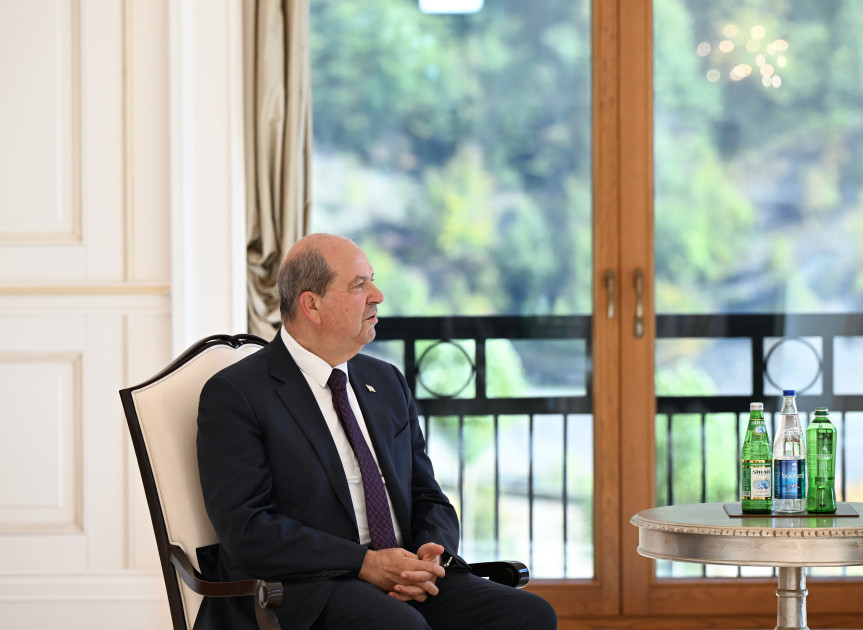 Azərbaycan Prezidenti İlham Əliyev Qəbələdə Şimali Kipr Türk Cümhuriyyətinin Prezidenti ilə görüşüb<font color=red> - FOTOLAR</font>