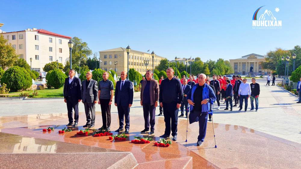 "Araz-Naxçıvan" Peşəkar Futbol Klubunun (PFK) heyəti Naxçıvan şəhər stadionunda azarkeşlərlə görüşür<font color='red'> - YENİLƏNƏCƏK</font><font color=red> - FOTOLAR</font>