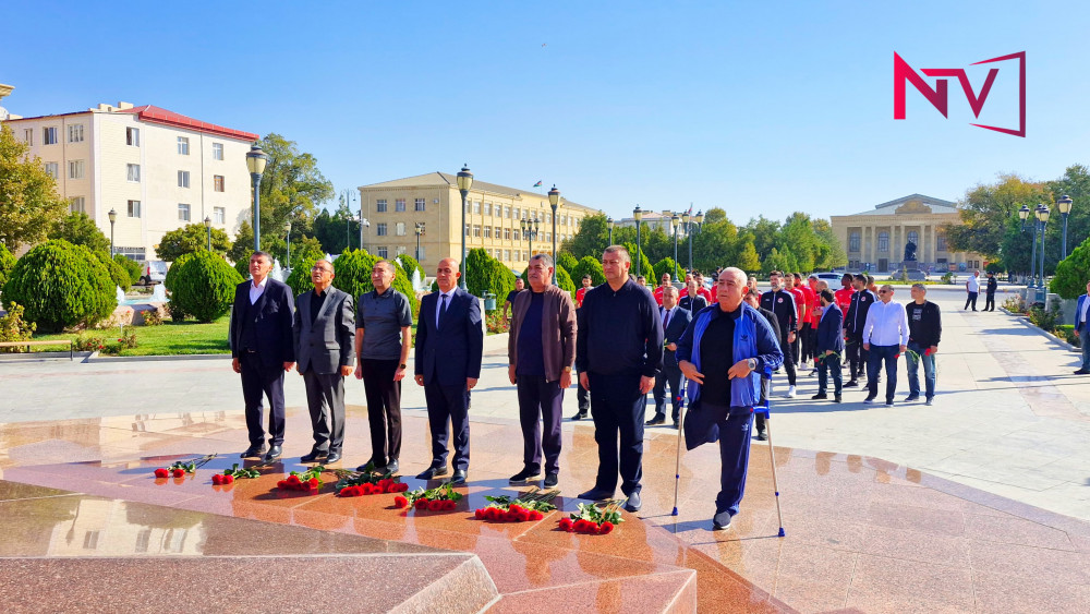 "Araz-Naxçıvan" Peşəkar Futbol Klubunun (PFK) heyəti Naxçıvan şəhər stadionunda azarkeşlərlə görüşür<font color='red'> - YENİLƏNƏCƏK</font><font color=red> - FOTOLAR</font>