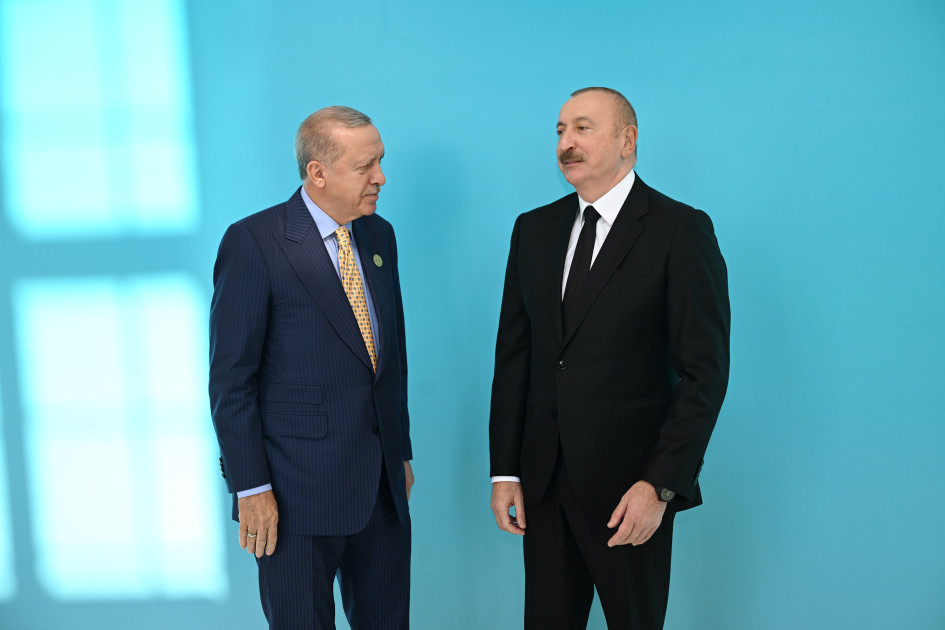 Prezident İlham Əliyev Qəbələdə TDT-nin Dövlət Başçıları Şurasının 12-ci Zirvə Görüşündə iştirak edən dövlət və hökumət başçılarını qarşılayıb<font color=red> - FOTOLAR</font>