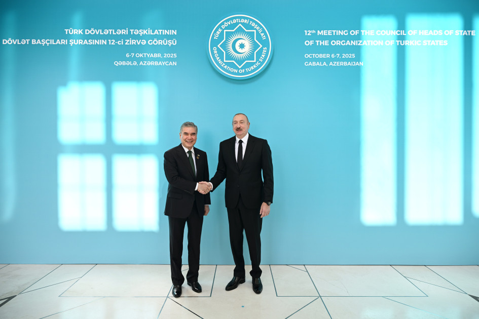 Prezident İlham Əliyev Qəbələdə TDT-nin Dövlət Başçıları Şurasının 12-ci Zirvə Görüşündə iştirak edən dövlət və hökumət başçılarını qarşılayıb<font color=red> - FOTOLAR</font>