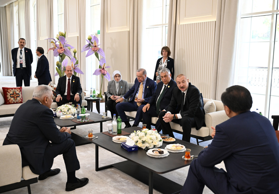 Prezident İlham Əliyev Qəbələdə TDT-nin Dövlət Başçıları Şurasının 12-ci Zirvə Görüşündə iştirak edən dövlət və hökumət başçılarını qarşılayıb<font color=red> - FOTOLAR</font>